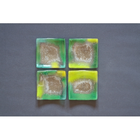 Wygięty kwadratowy talerz - Smugi Zielone - 13x13 cm