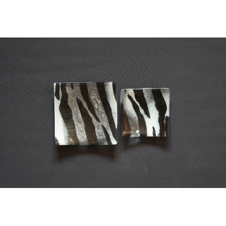 Wygięty talerz Zebra - 13x13 cm